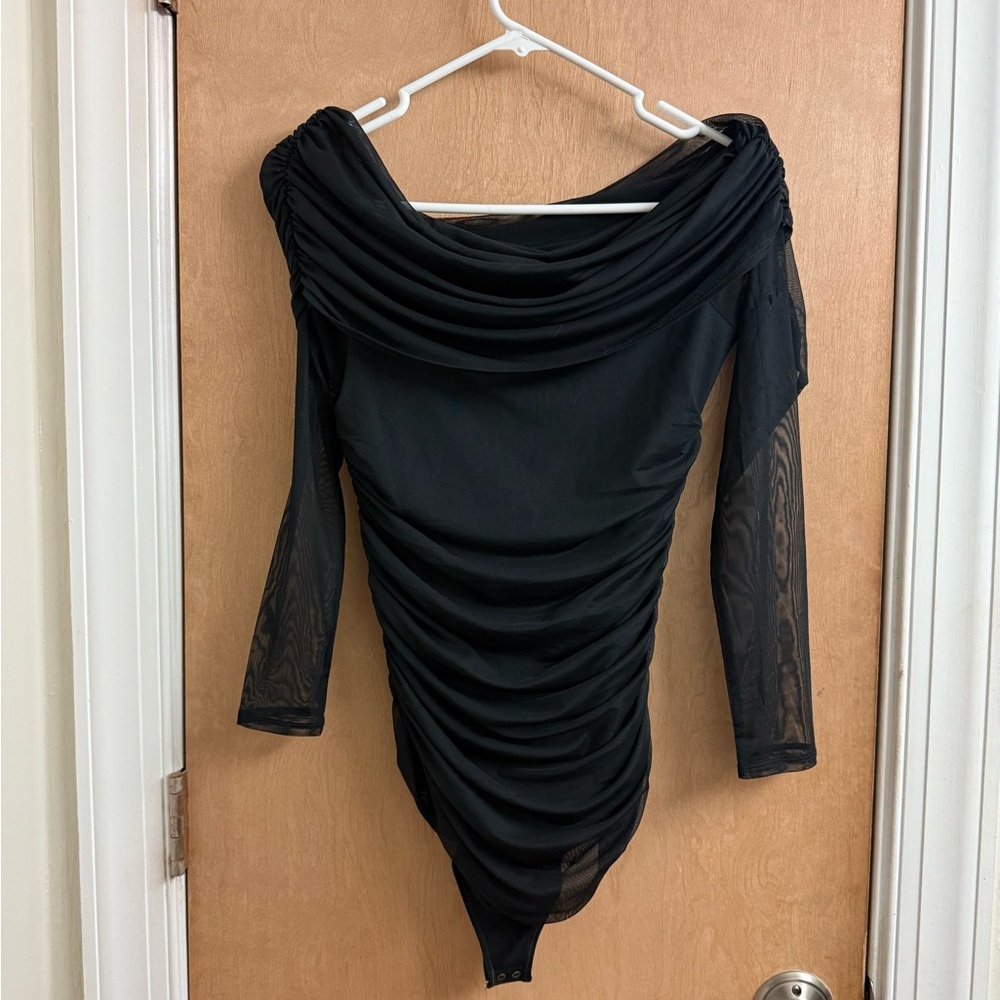 Abercrombie & Fitch Black Sheer Sleeve Ruched Bodysuit in Black Sz S